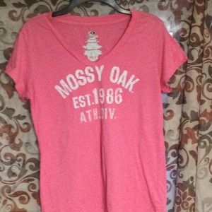 Womens Mossy Oak pink v neck tee